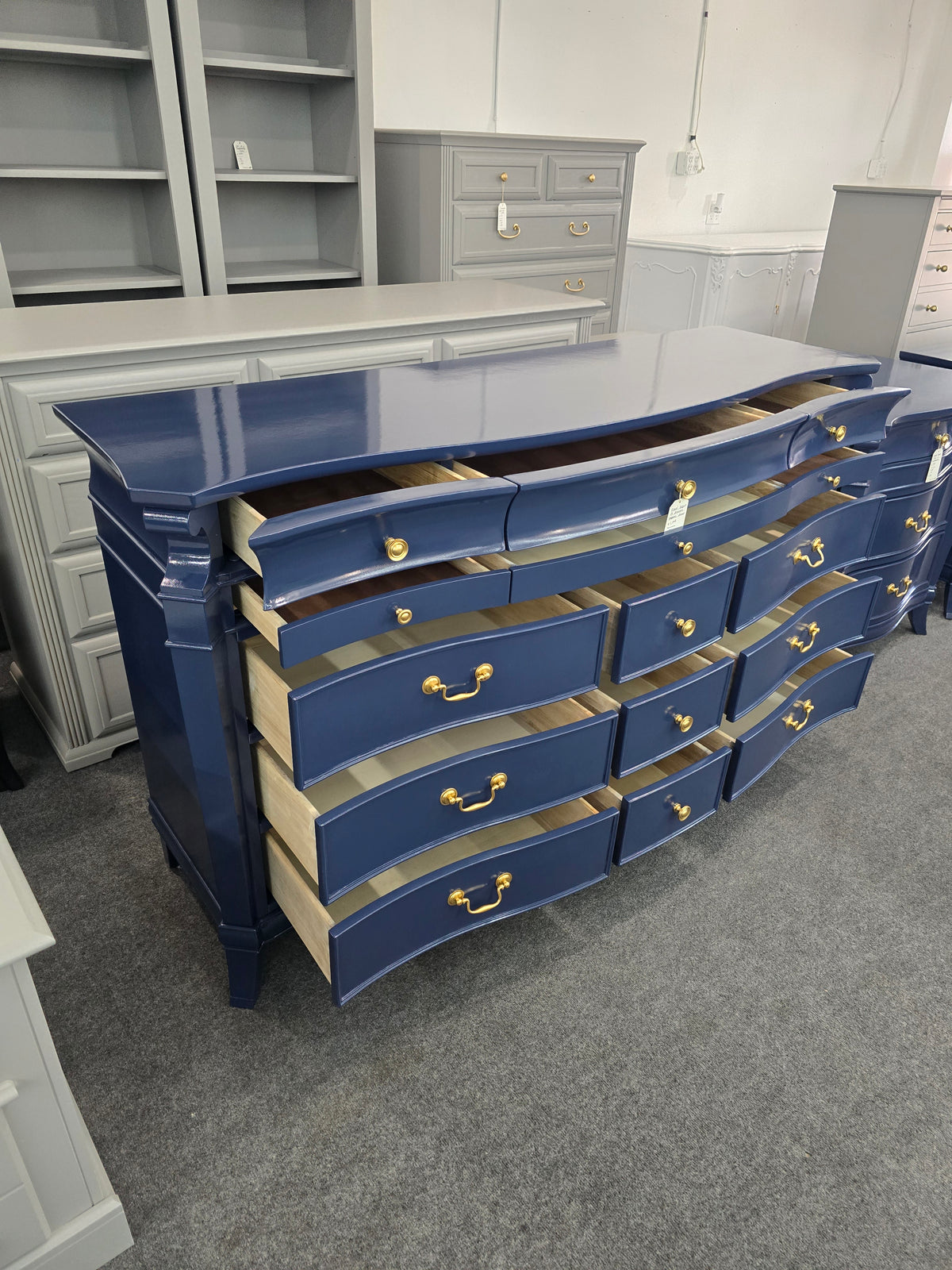 Naval lacquered 15 drawers dresser