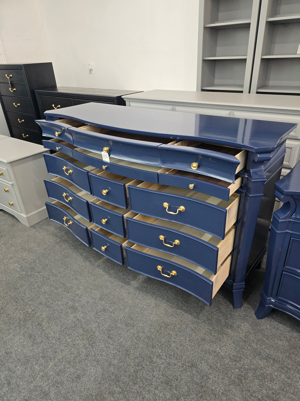 Naval lacquered 15 drawers dresser