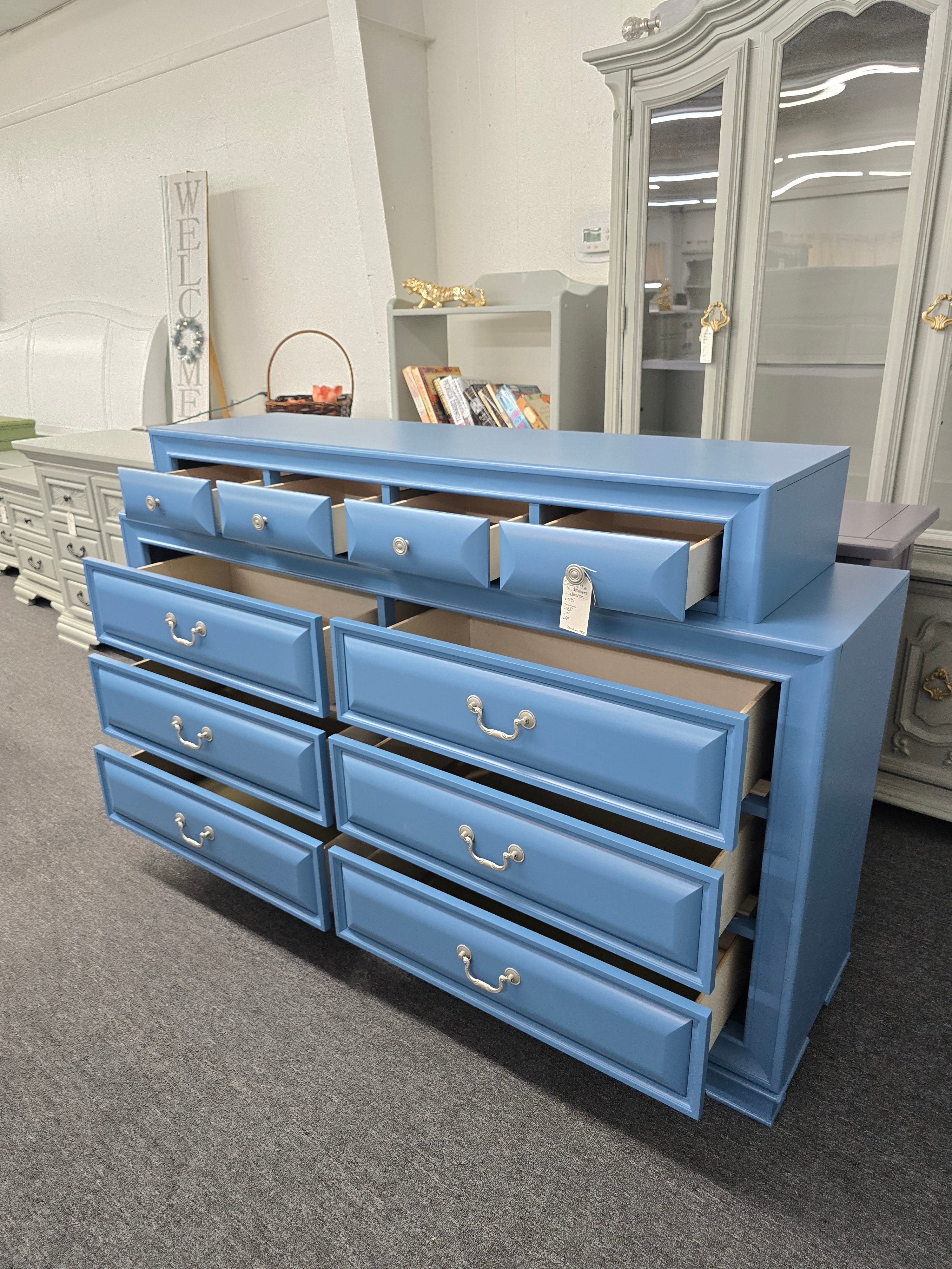 10 drawers blue dresser