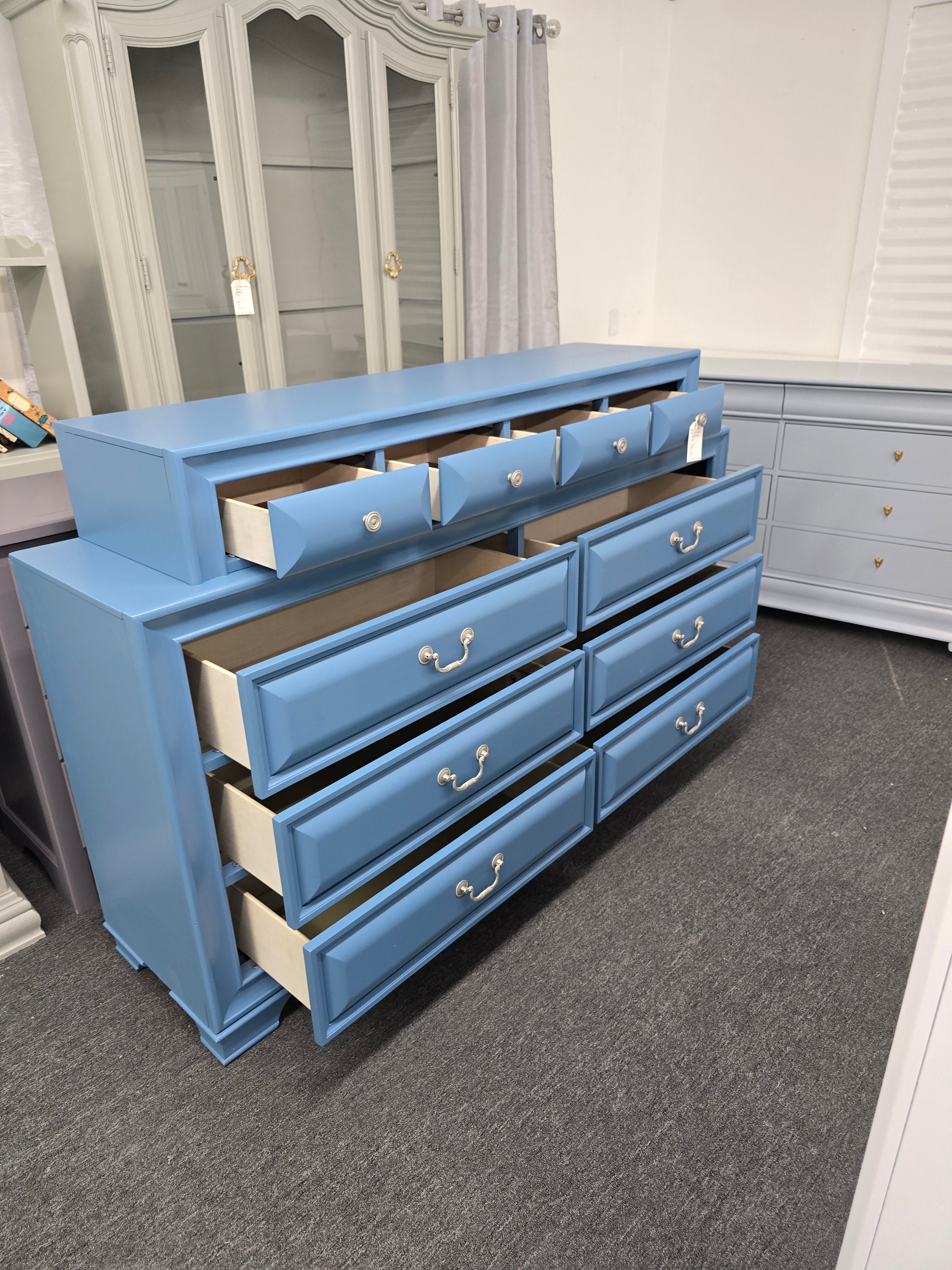 10 drawers blue dresser