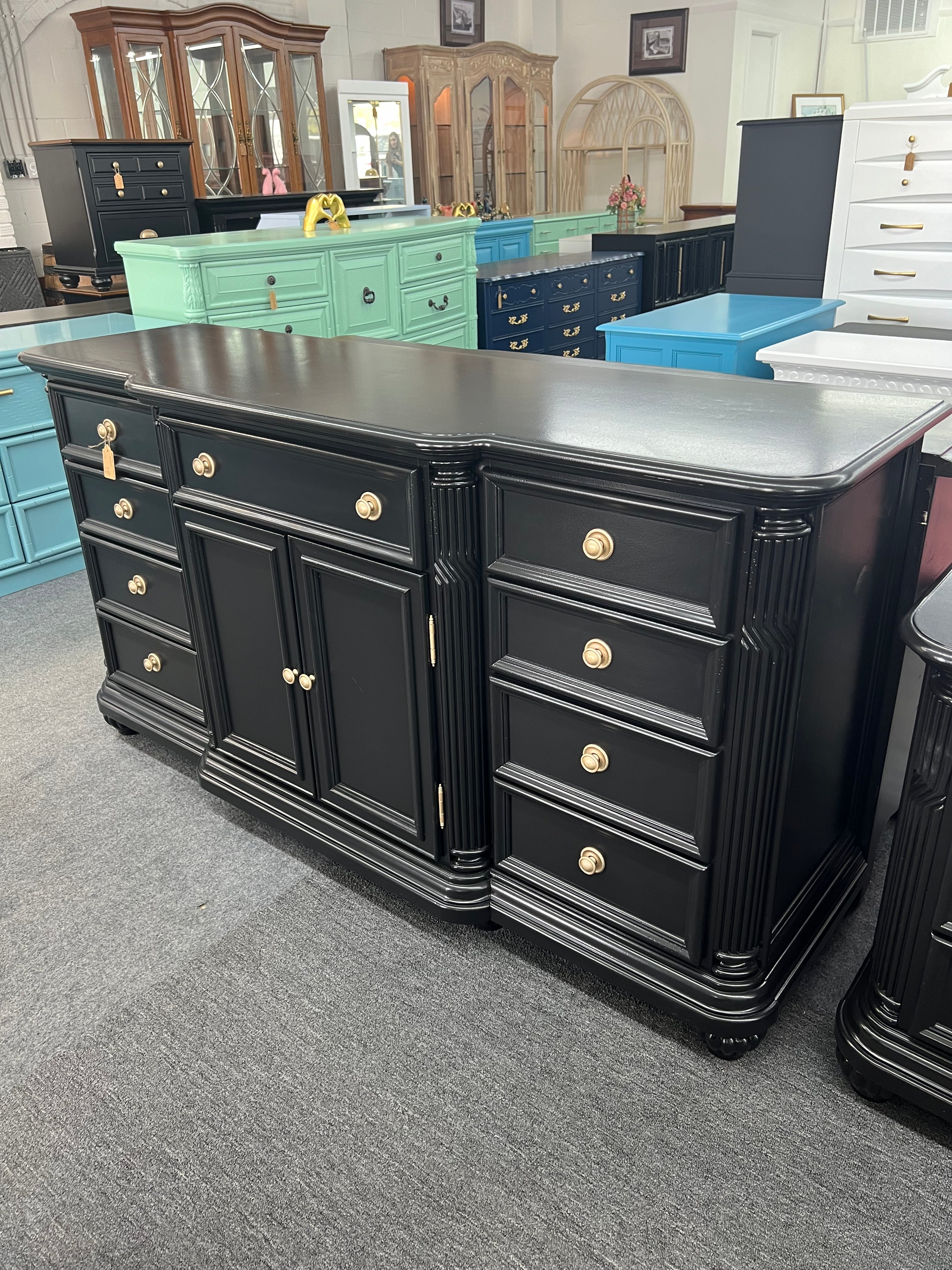 12 drawers black dresser