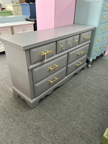 BROYHILL purple/gray dresser