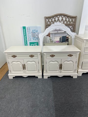 DAVIS pair of nightstands