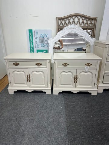 DAVIS pair of nightstands