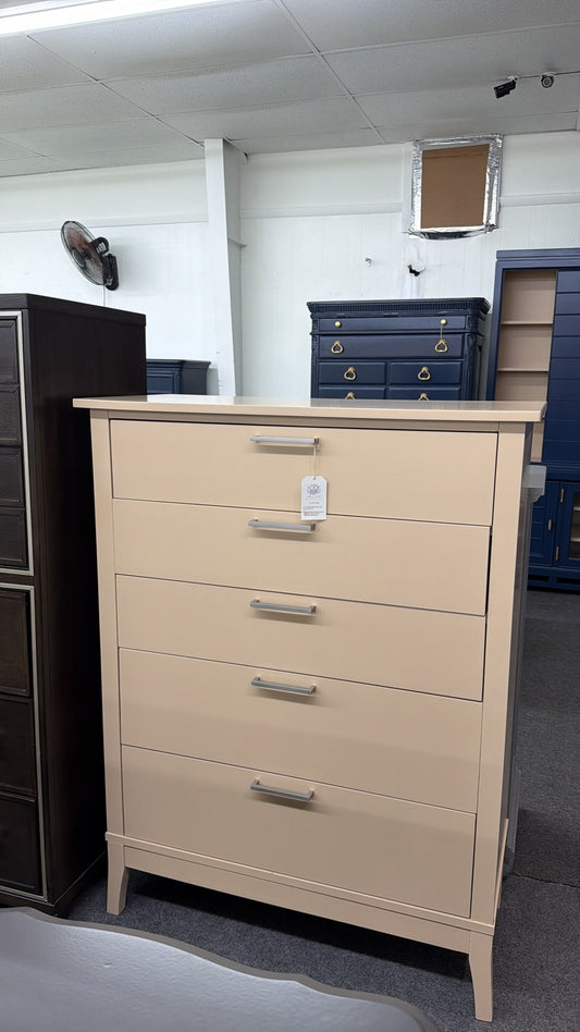 5 drawers modern beige lacquered chest