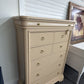 Beige lacquered cute  chest