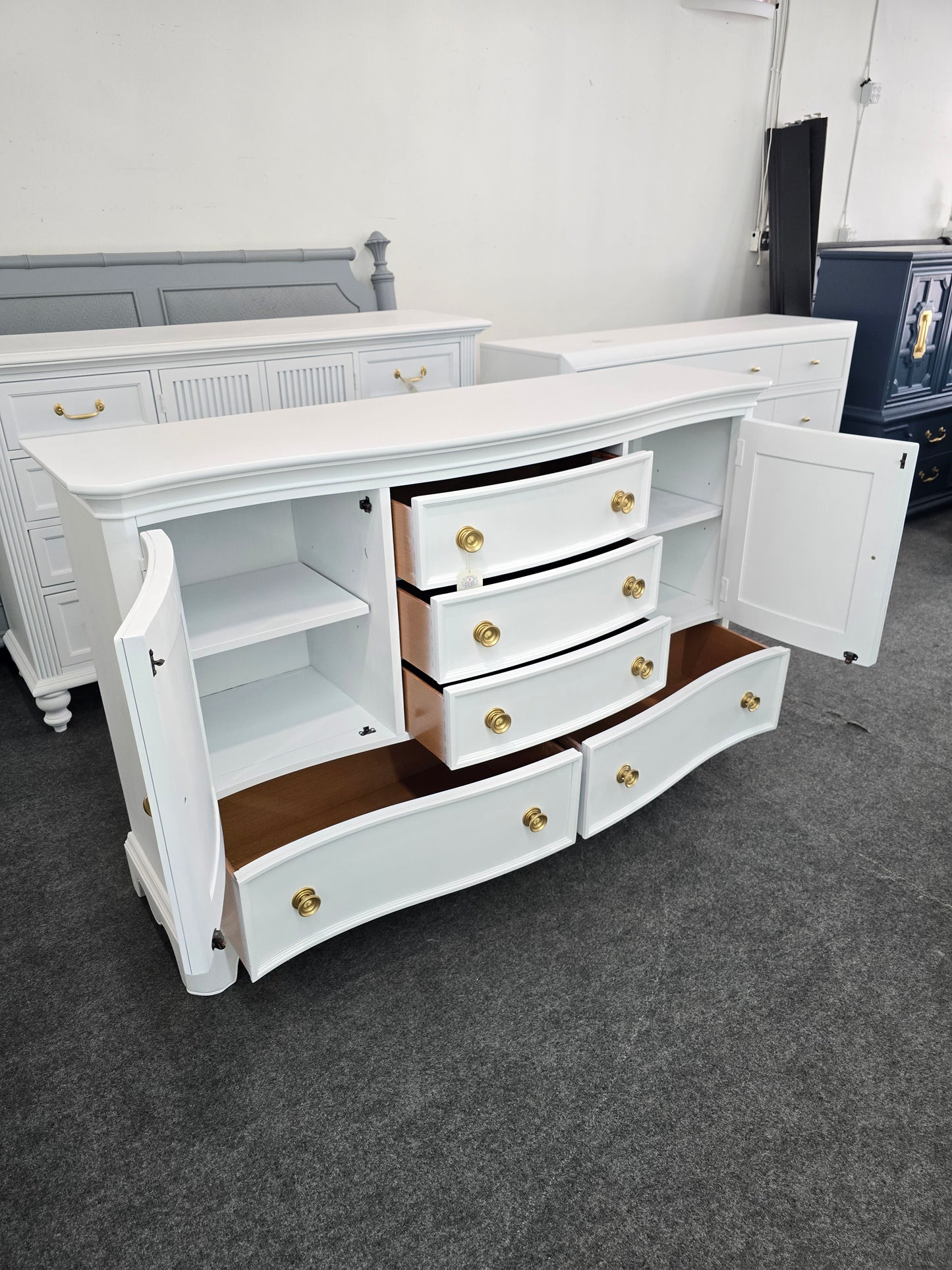 Havertys solid wood white dresser
