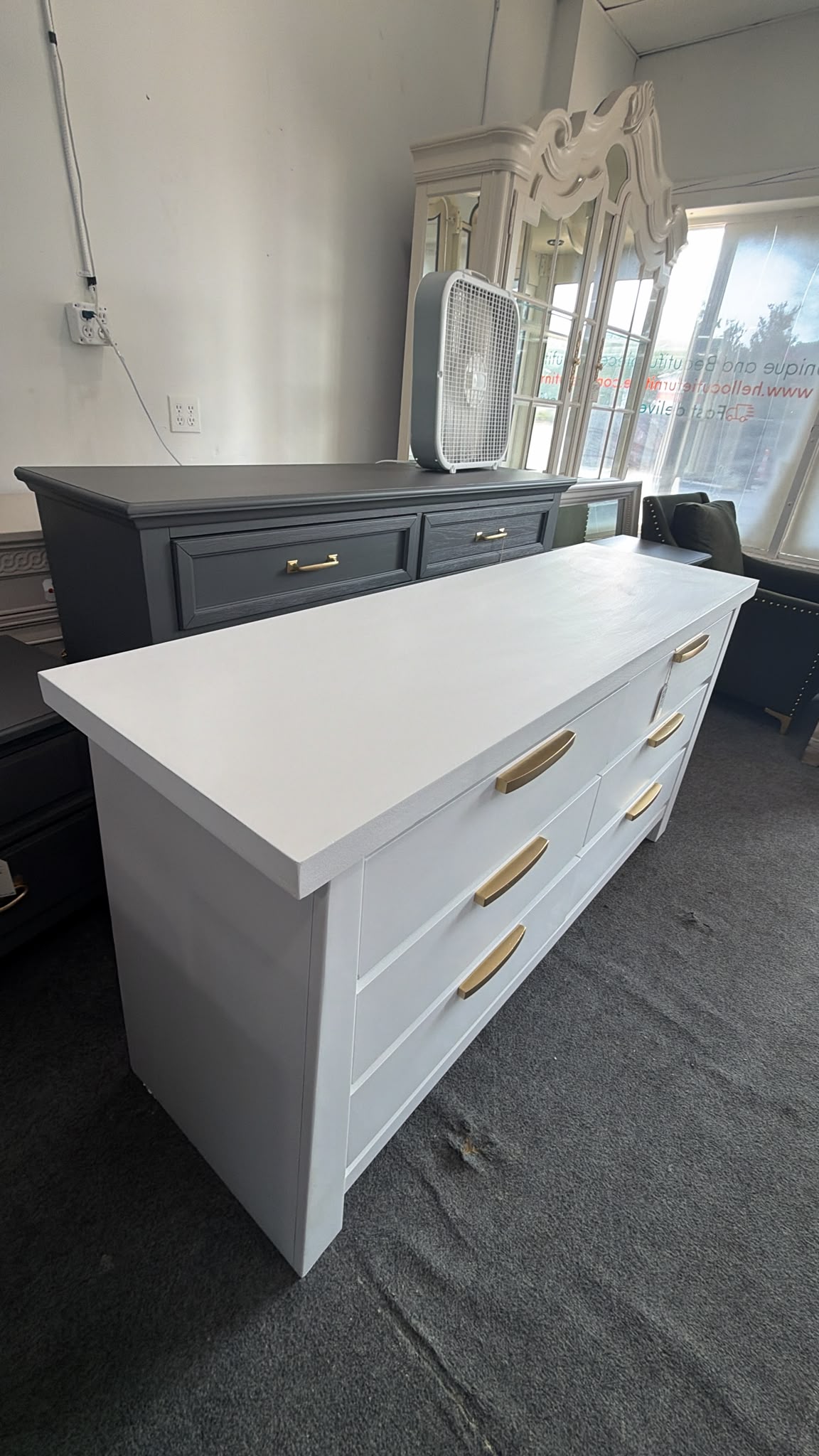 6 drawers Sitcom white dresser
