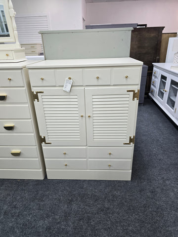 Ethan allen creamy chest