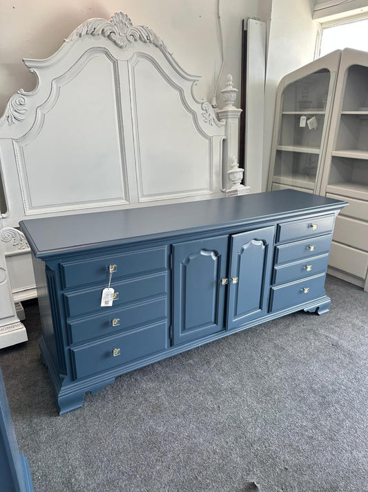 Thomasville solid wood blue dresser