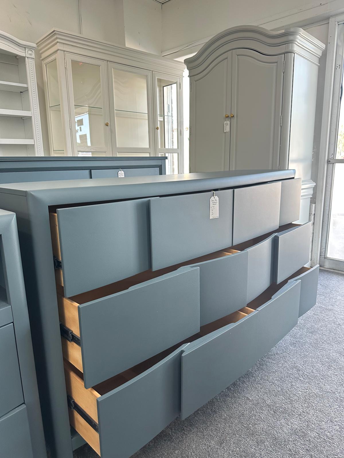 Dark blue layered 6 drawers dresser