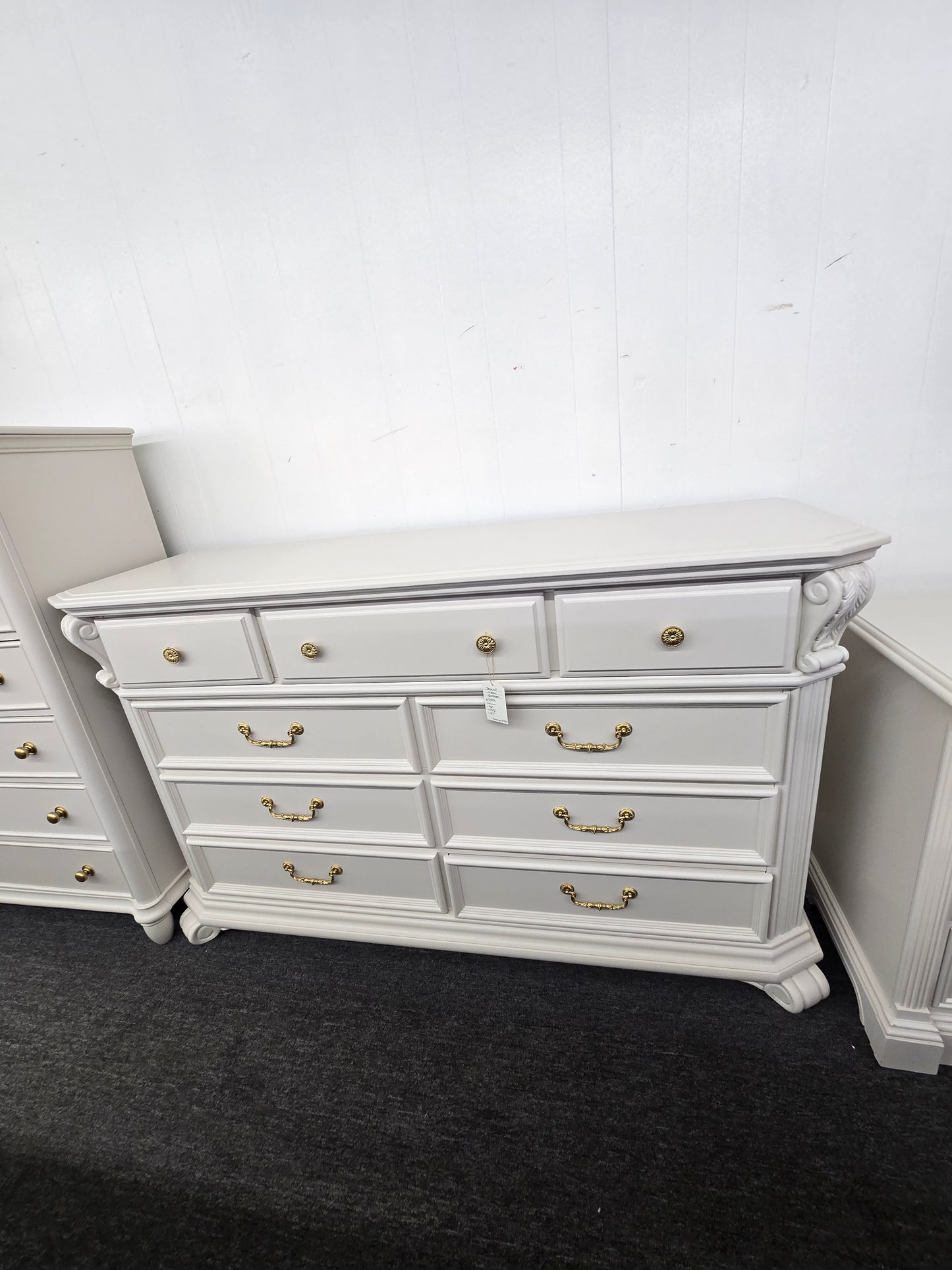Broyhill cream beautiful dresser