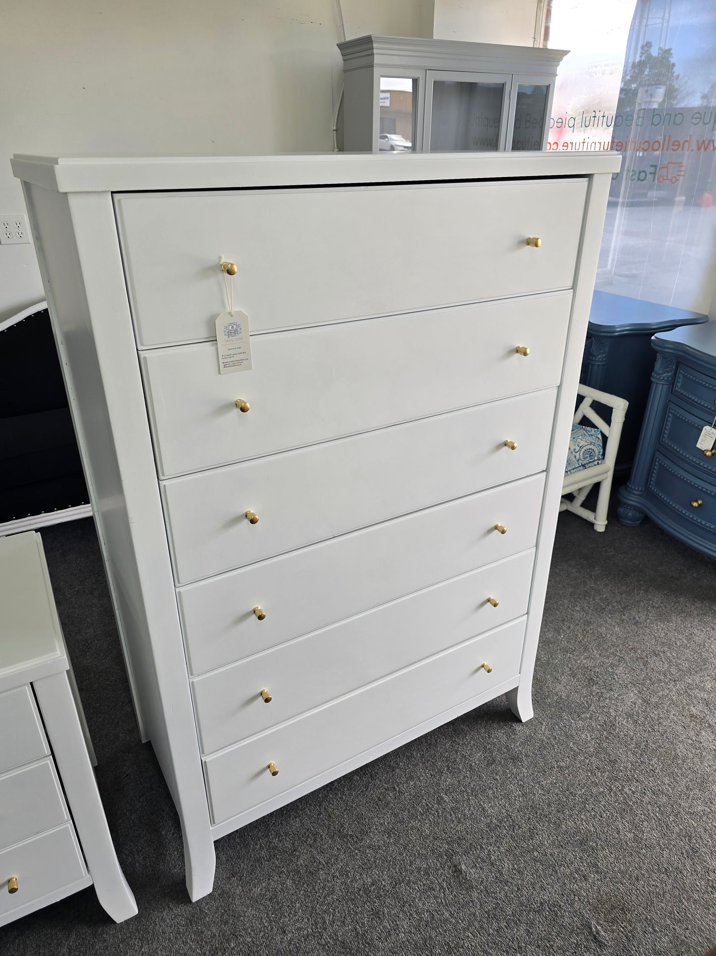 Super cute White lacquered chest