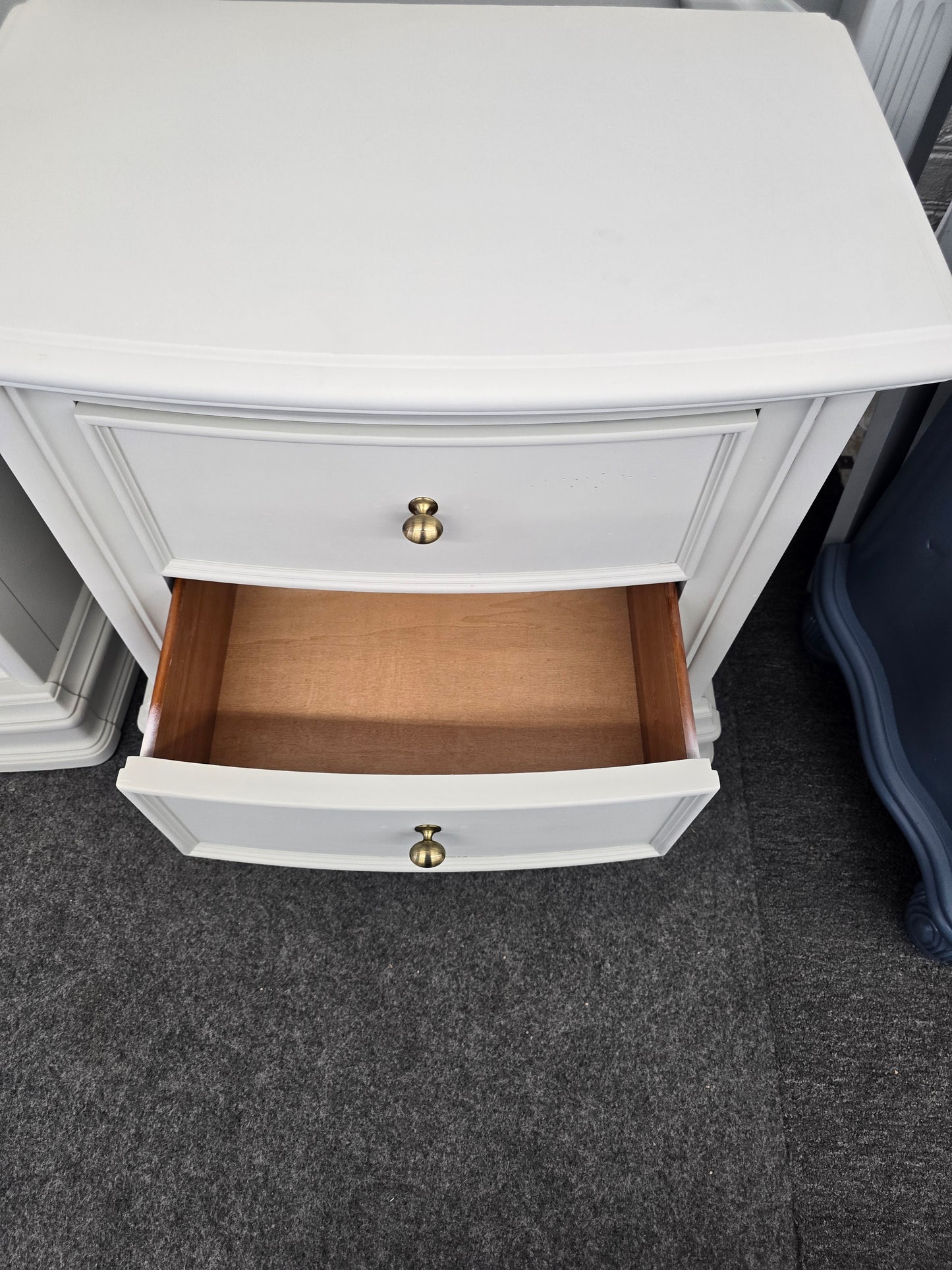 Light gray pair of nightstands