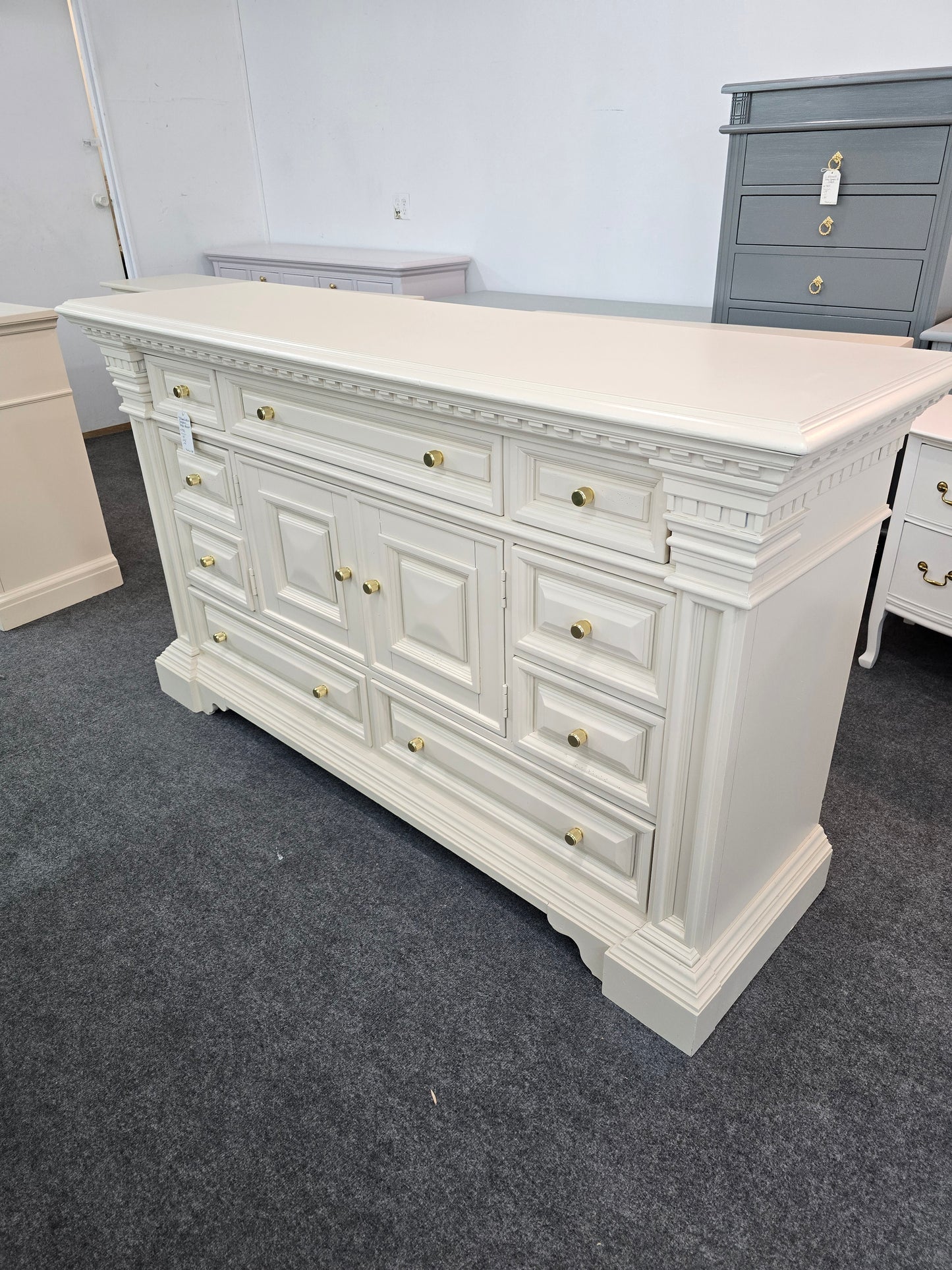 Gorgeous beige 9 drawers 2 doors dresser