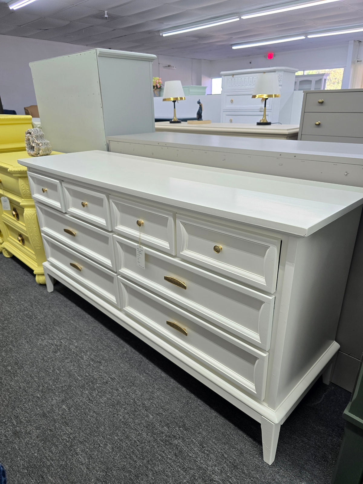 MCM white lacquered 8 drawers dresser