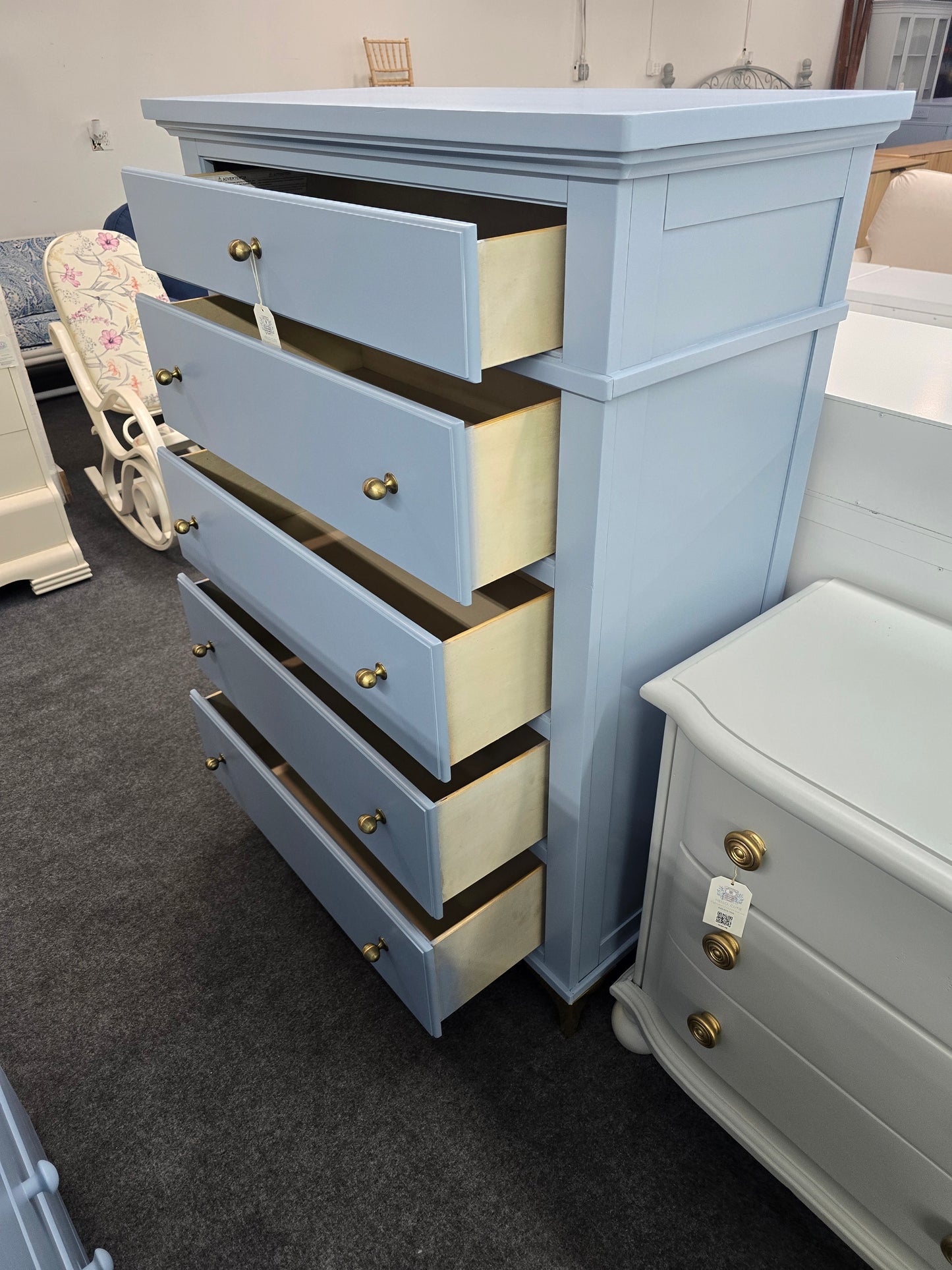 5 big drawers tall blue chest
