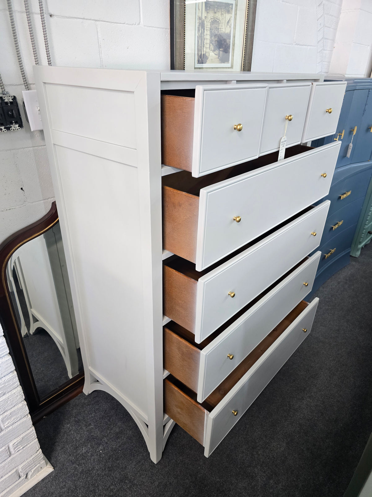 American signature light gray chest