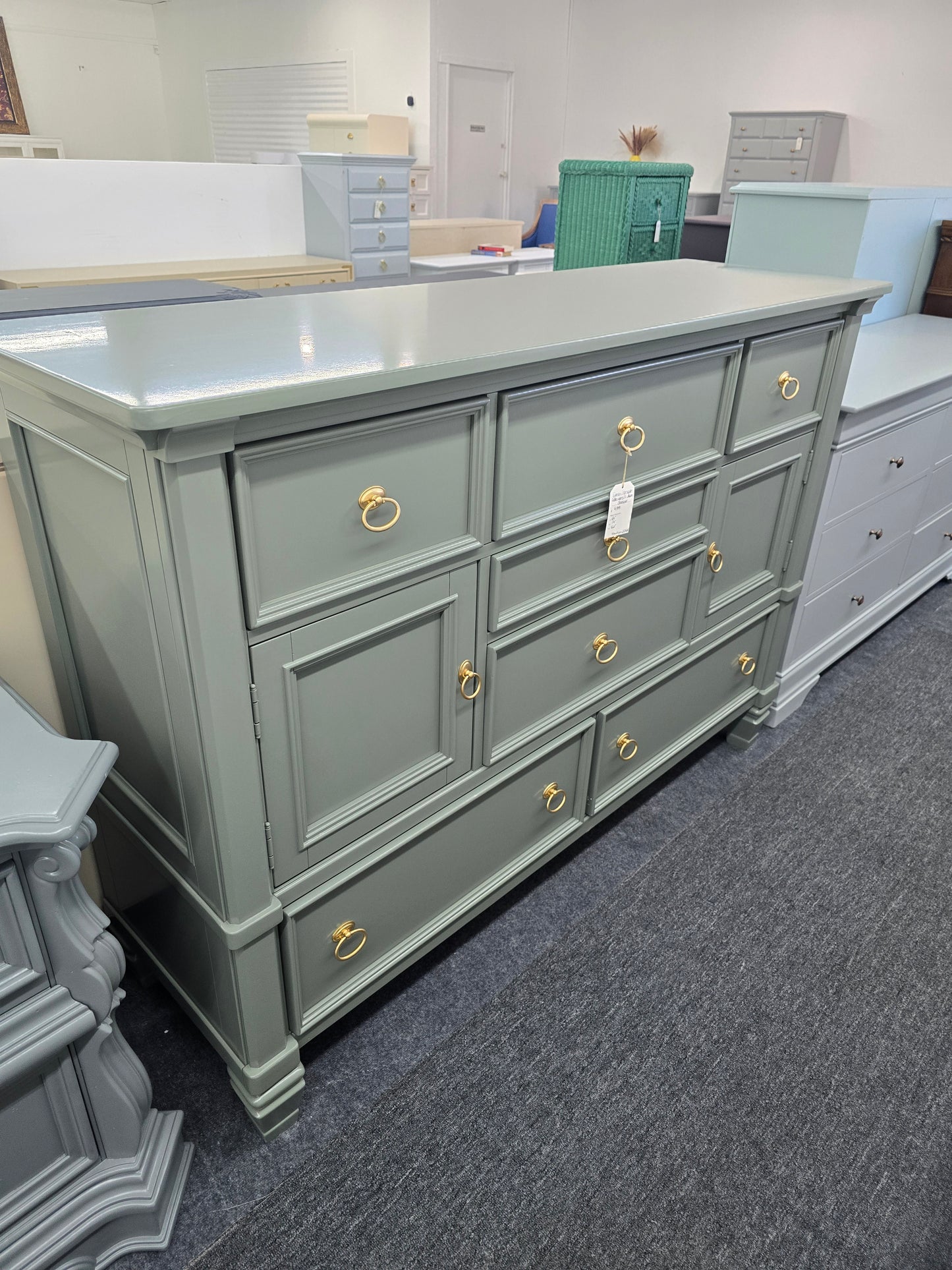 Green lacquered 7 drawers 2 doors dresser