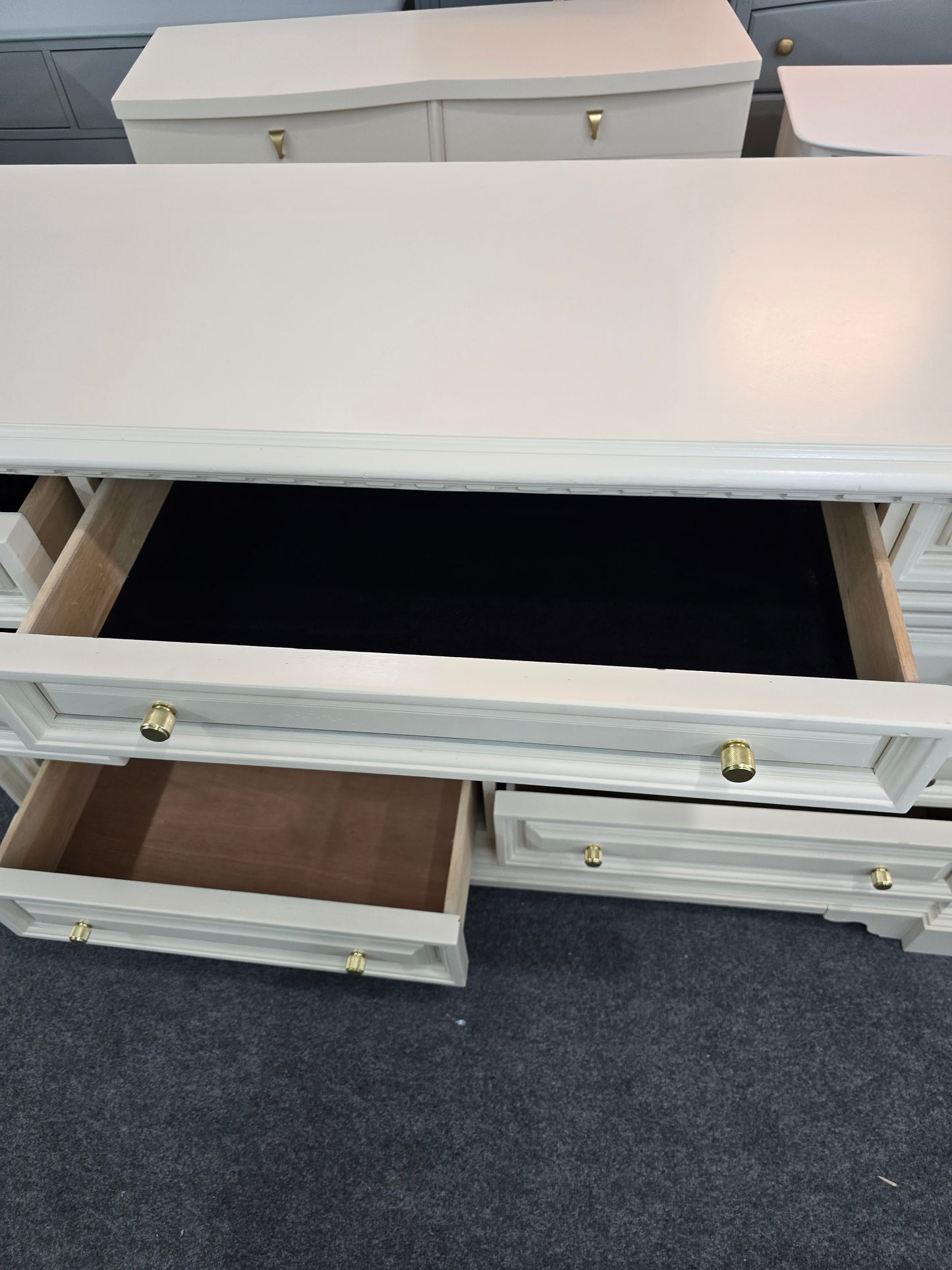 Gorgeous beige 9 drawers 2 doors dresser