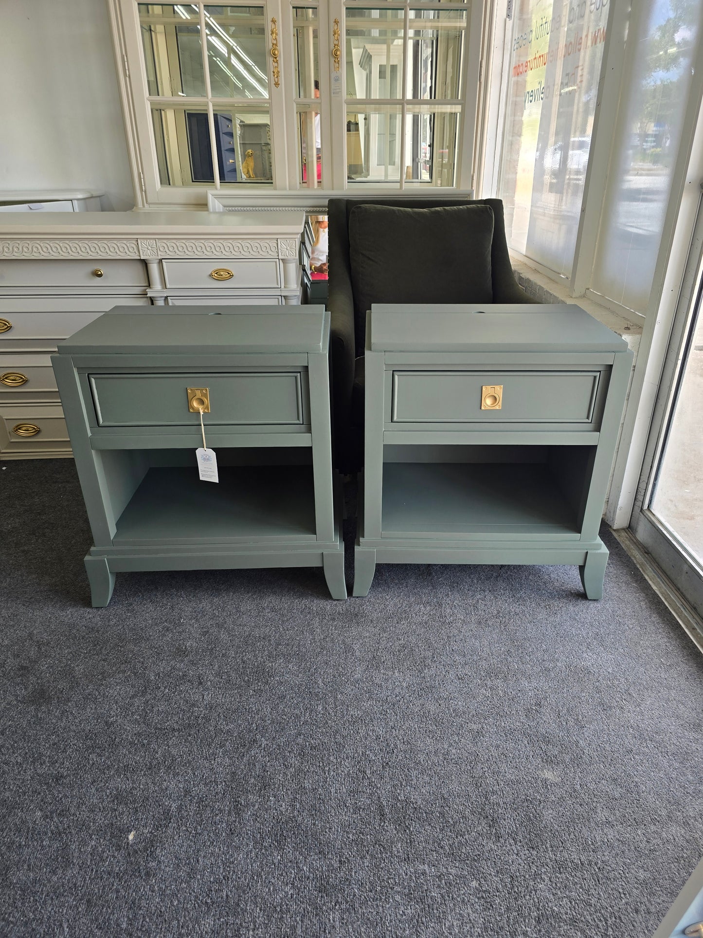 Broyhill green pair of nightstands