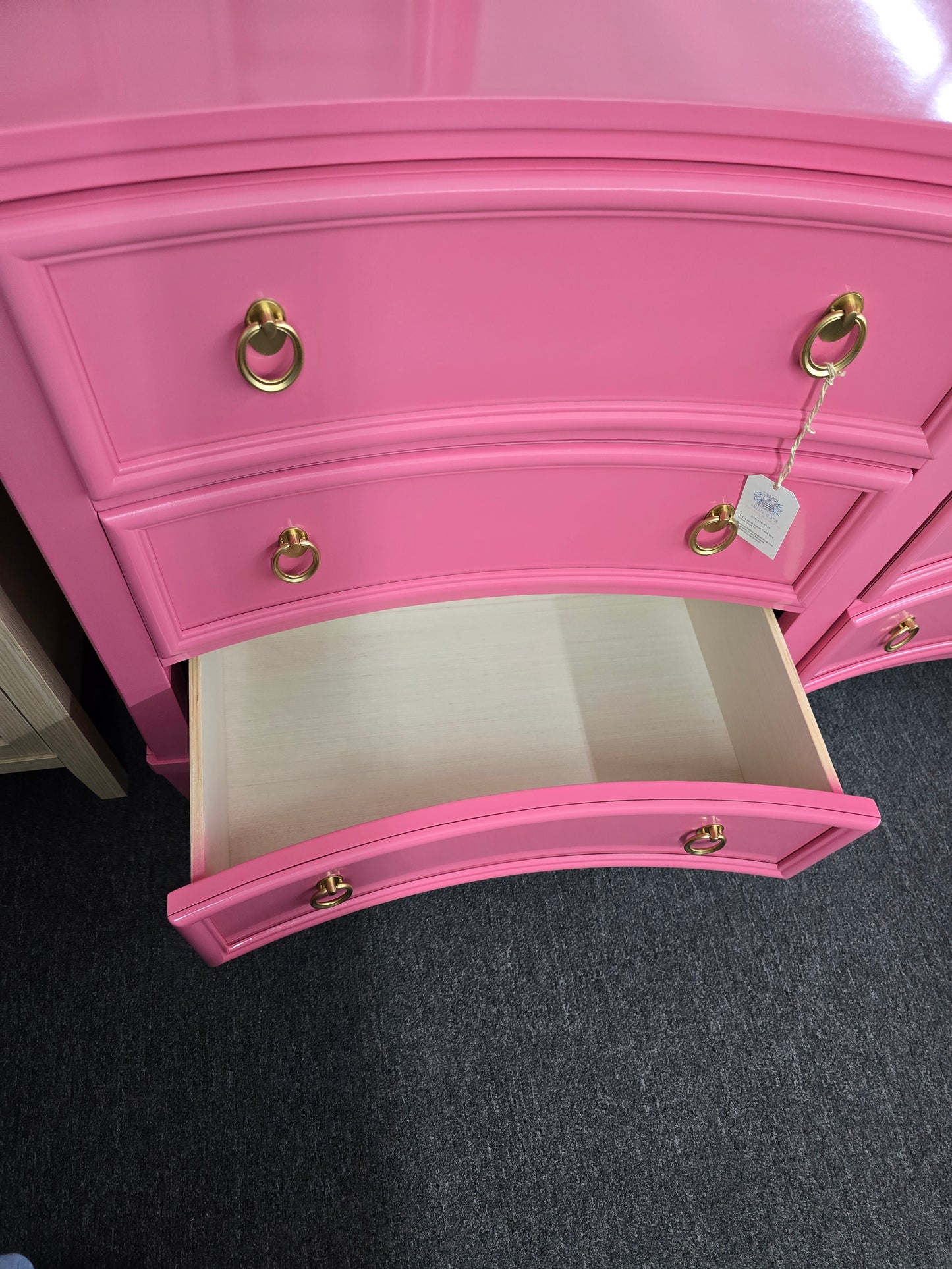 Pink lacquered 6 drawers dresser with mirror