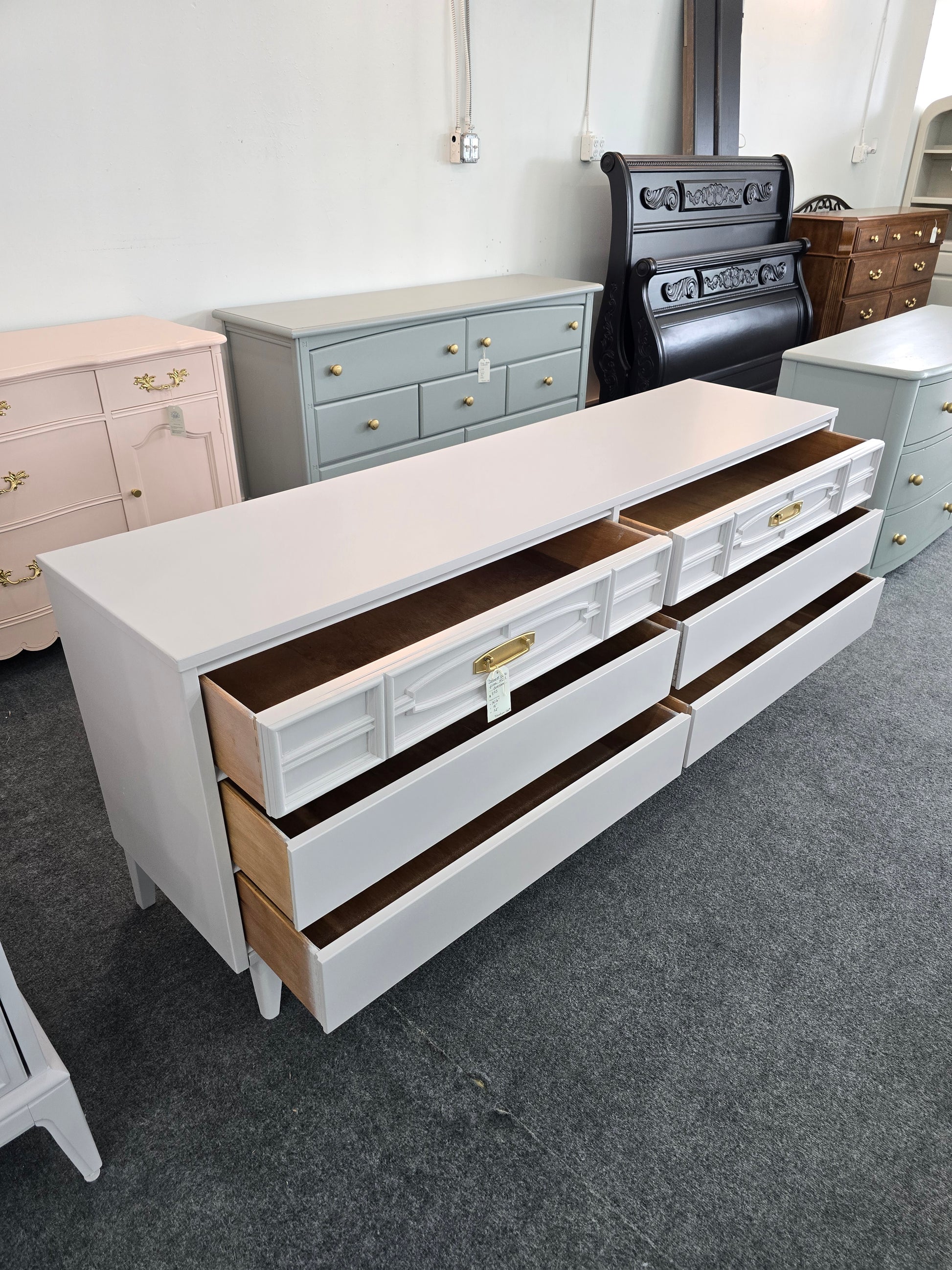 Mid century modern pale pink Bassett dresser HelloCutieFurniture Mid century modern pale pink Bassett dresser HelloCutieFurniture