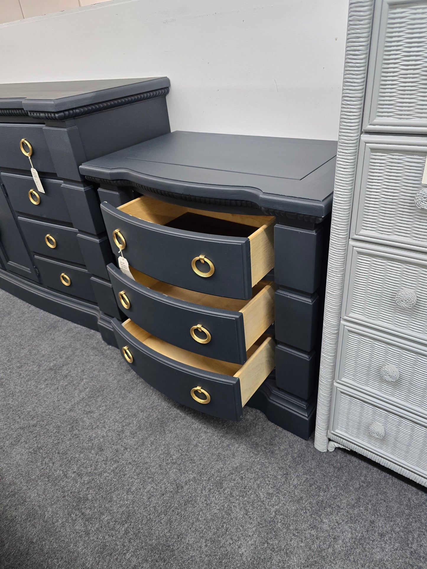 Big inkwell 3 drawers nightstand