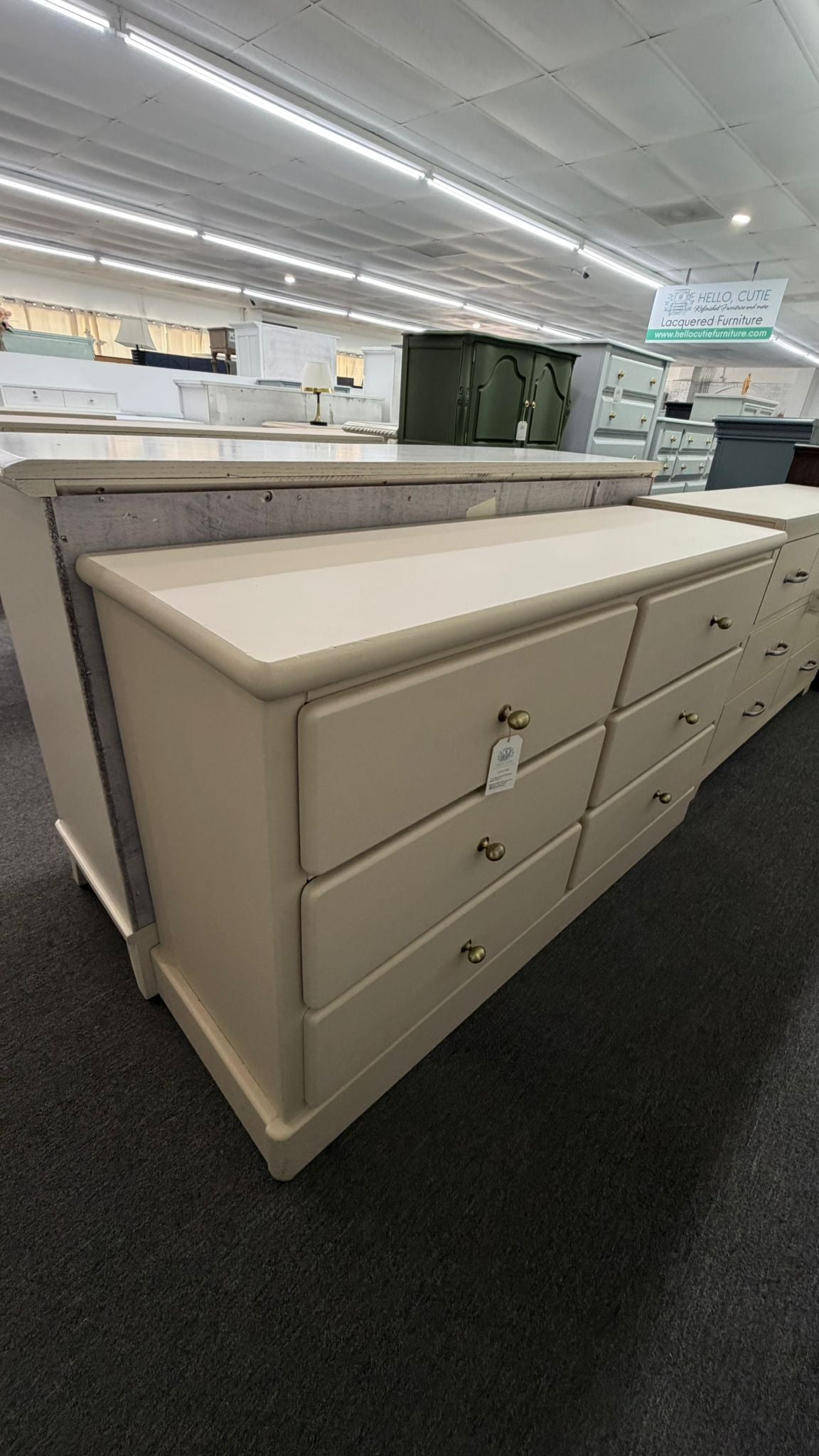 Classic 6 drawers beige dresser