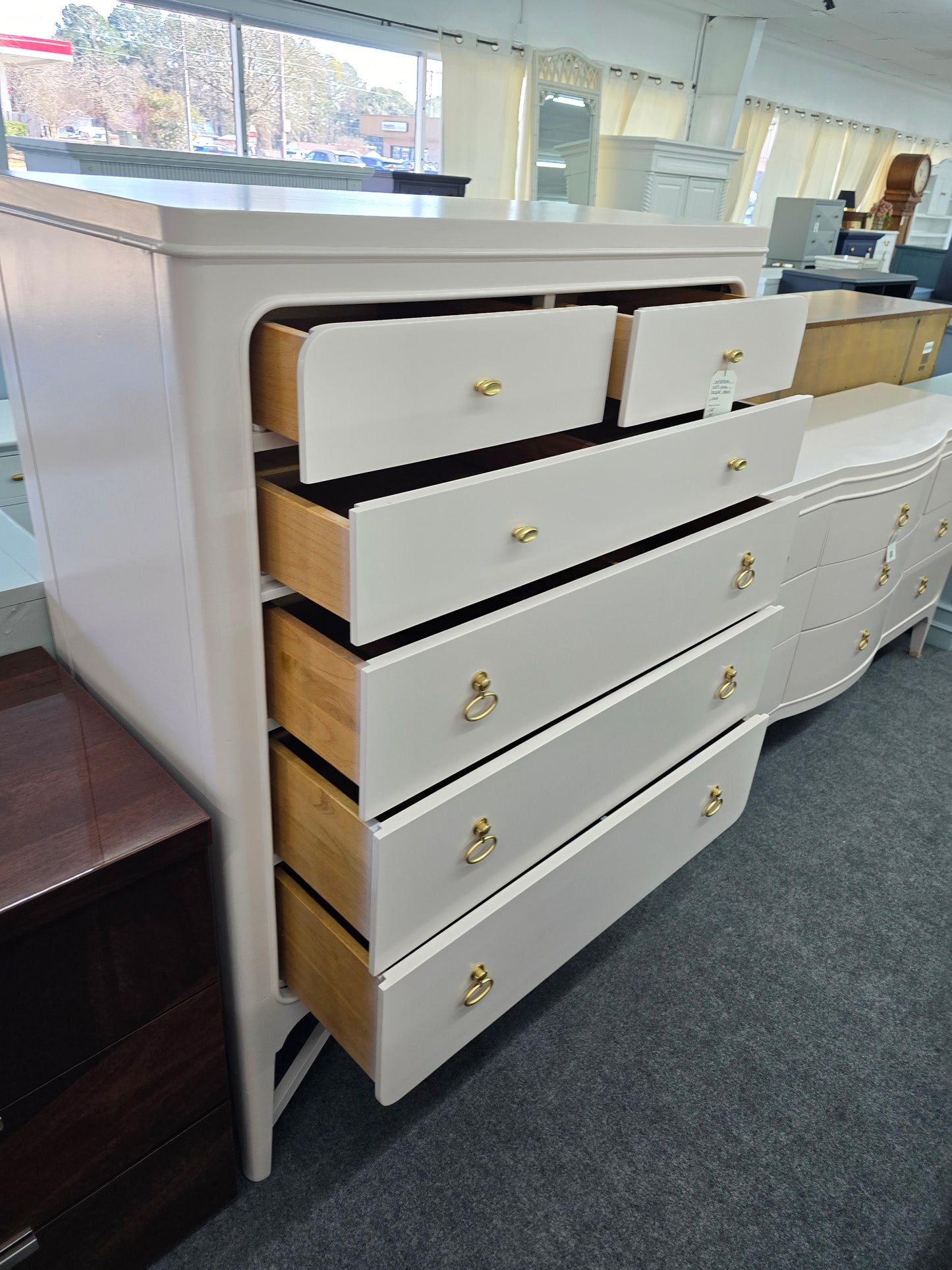 Universal soft pink lacquered chest