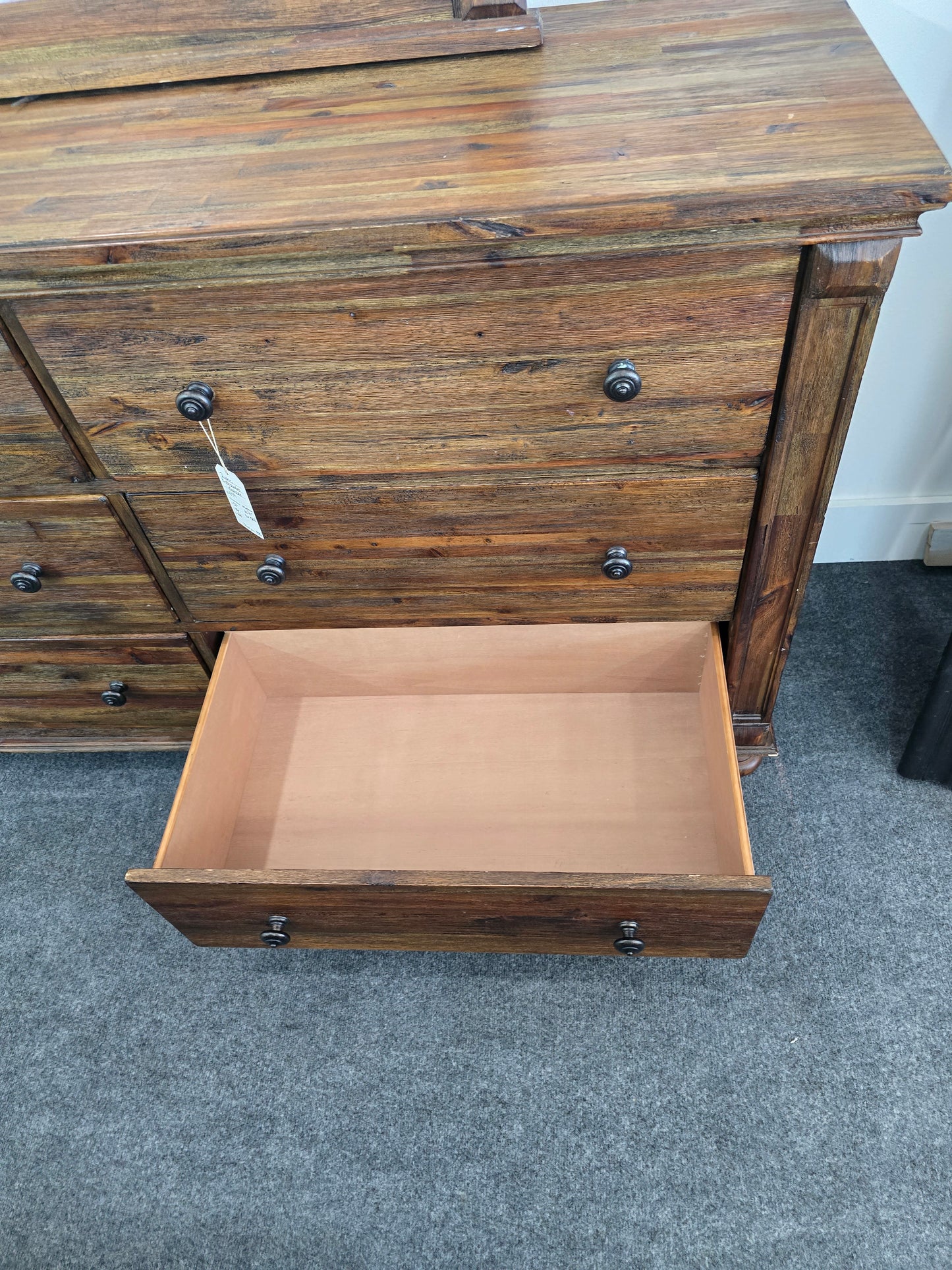 Rustic 6 drawers dresser with mirror