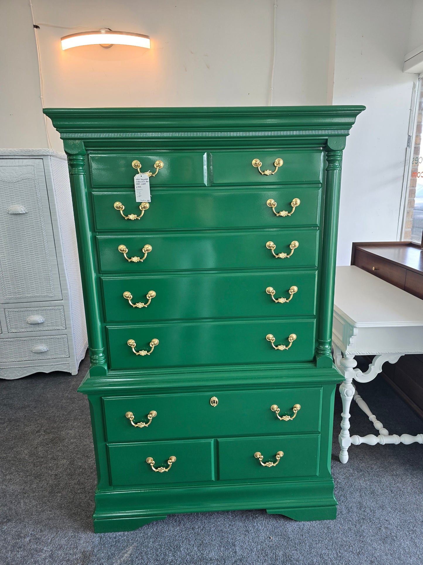 Green lacquer solid wood chest