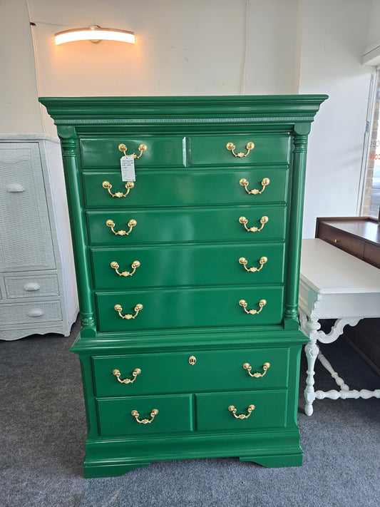 Green lacquer solid wood chest
