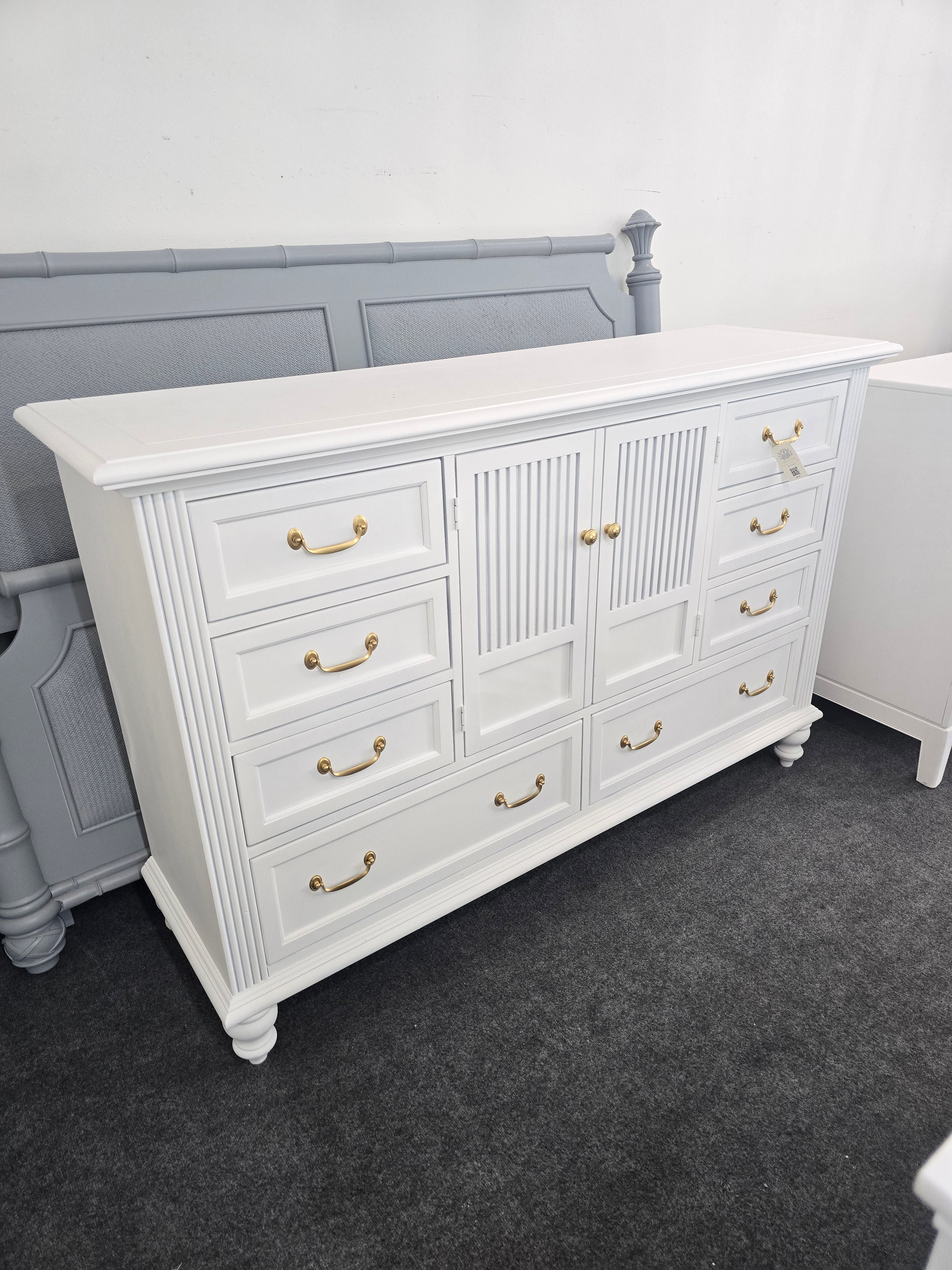 11 drawers white beautiful dresser