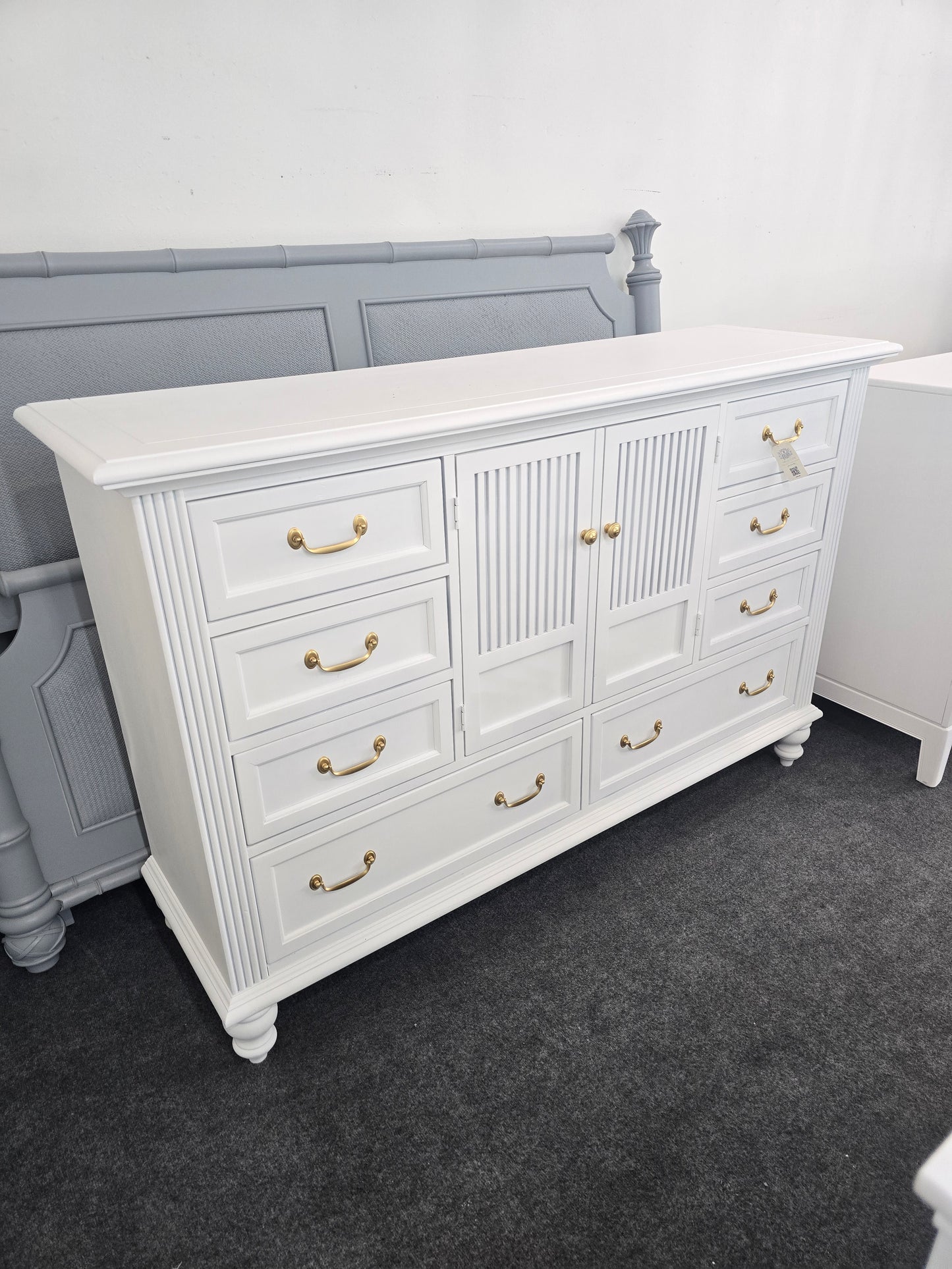 11 drawers white beautiful dresser
