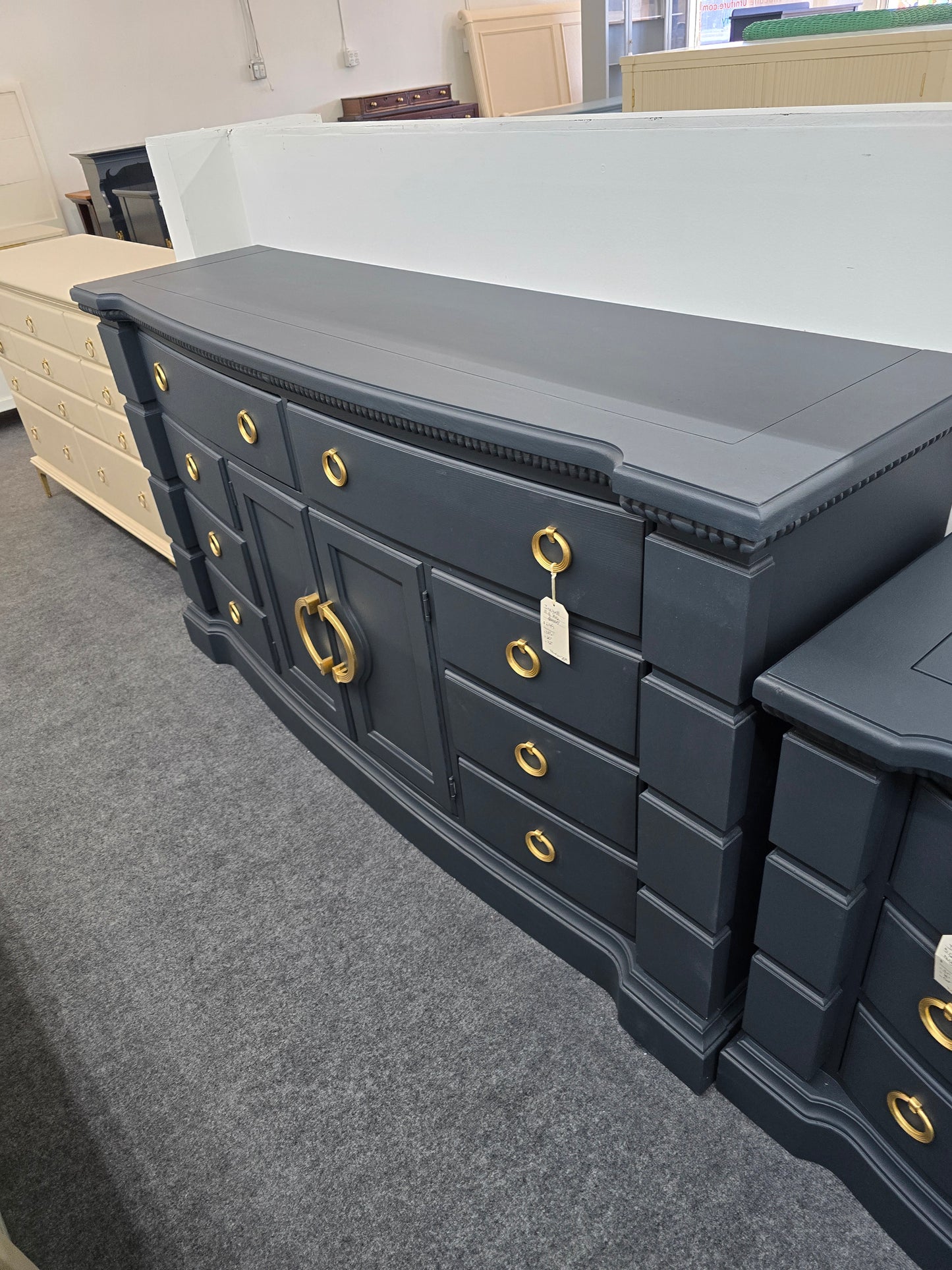 Big inkwell 10 drawers dresser