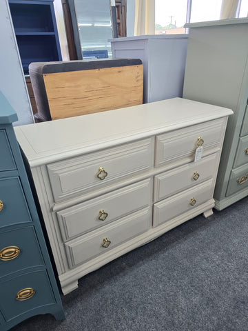 Solid wood Young Hinkle creamy dresser