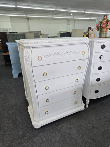 Bombay white Distressed chest
