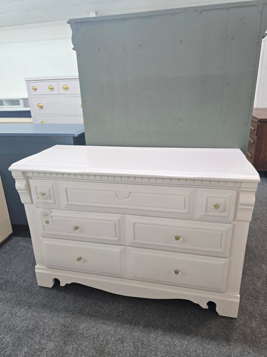 Vintage pale pink 3 drawers dresser