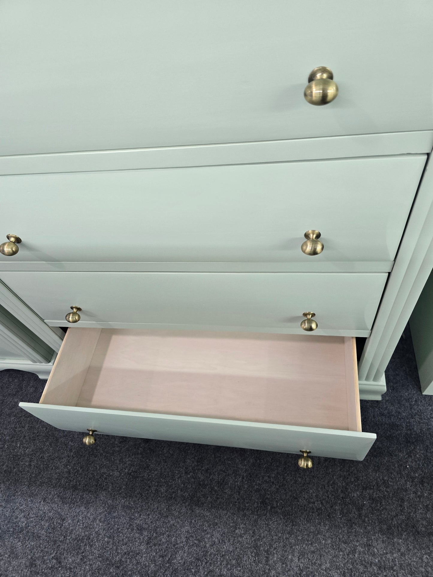 Super cute green 5 drawers tall chest