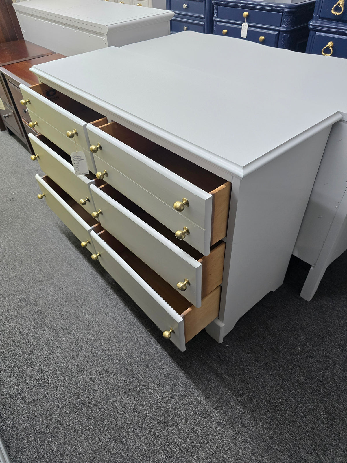 6 drawers light gray Carolina dresser