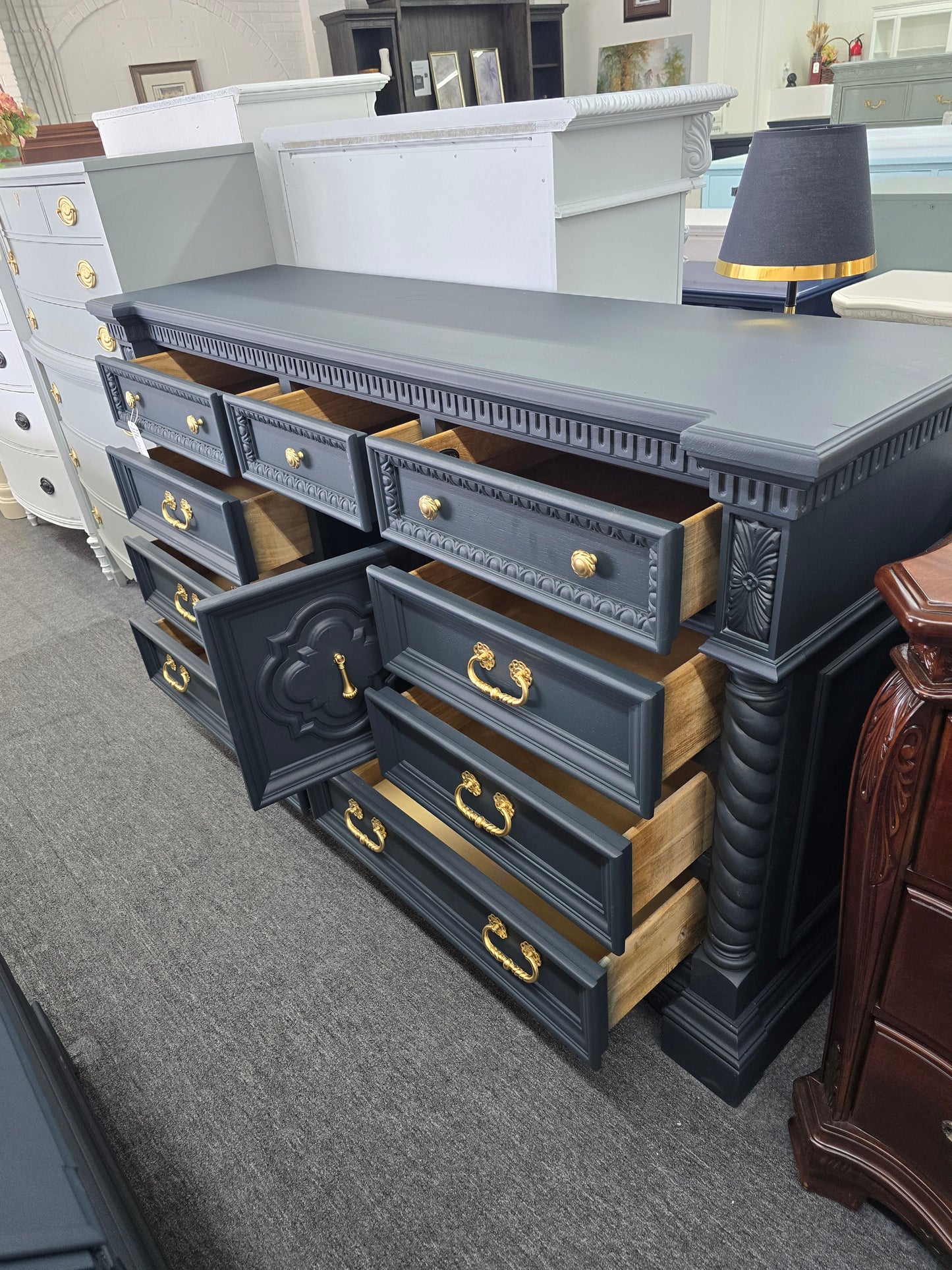 Beautiful colezione Europa inkwell dresser