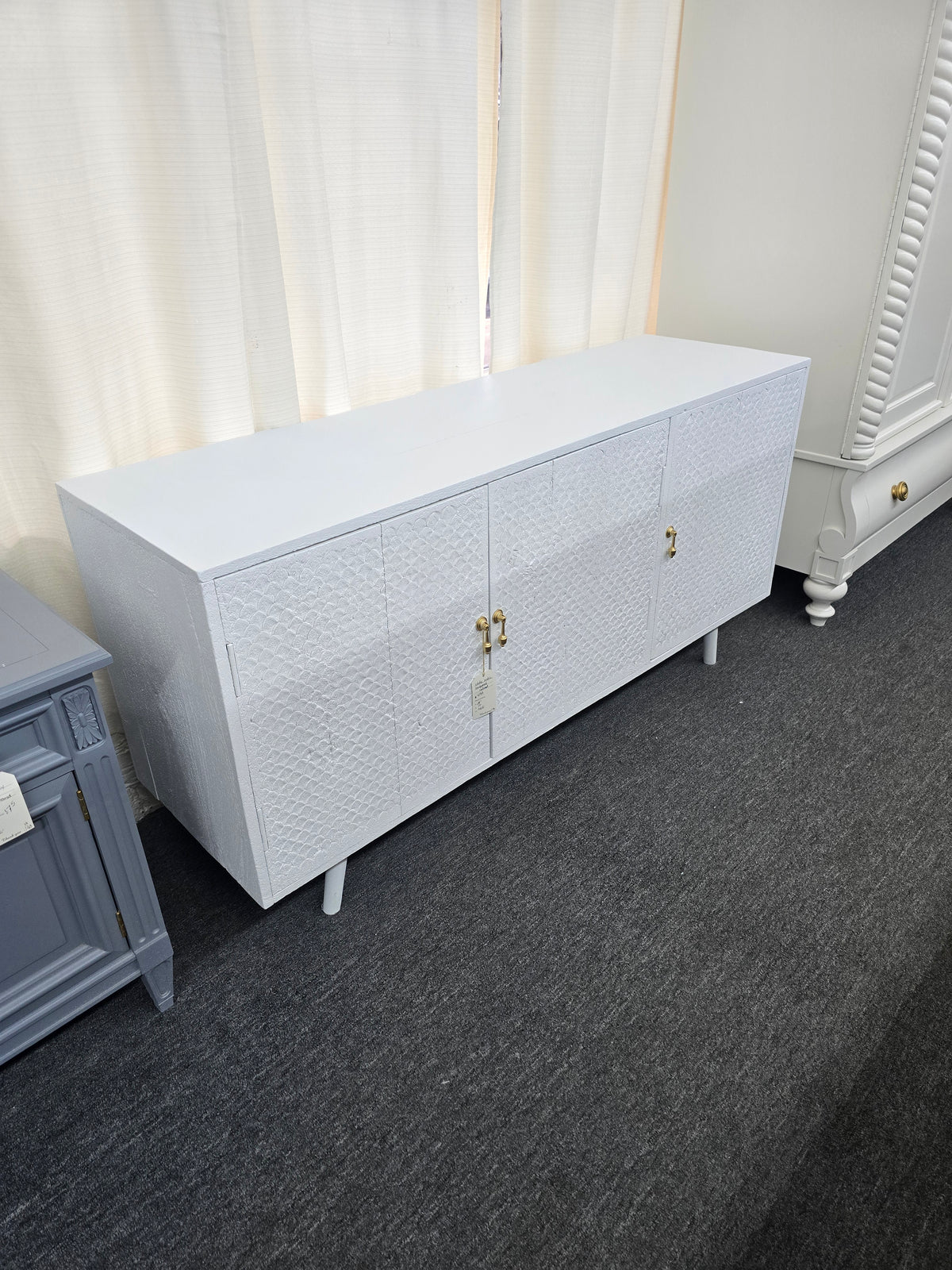 Rustic white lacquered cabinet