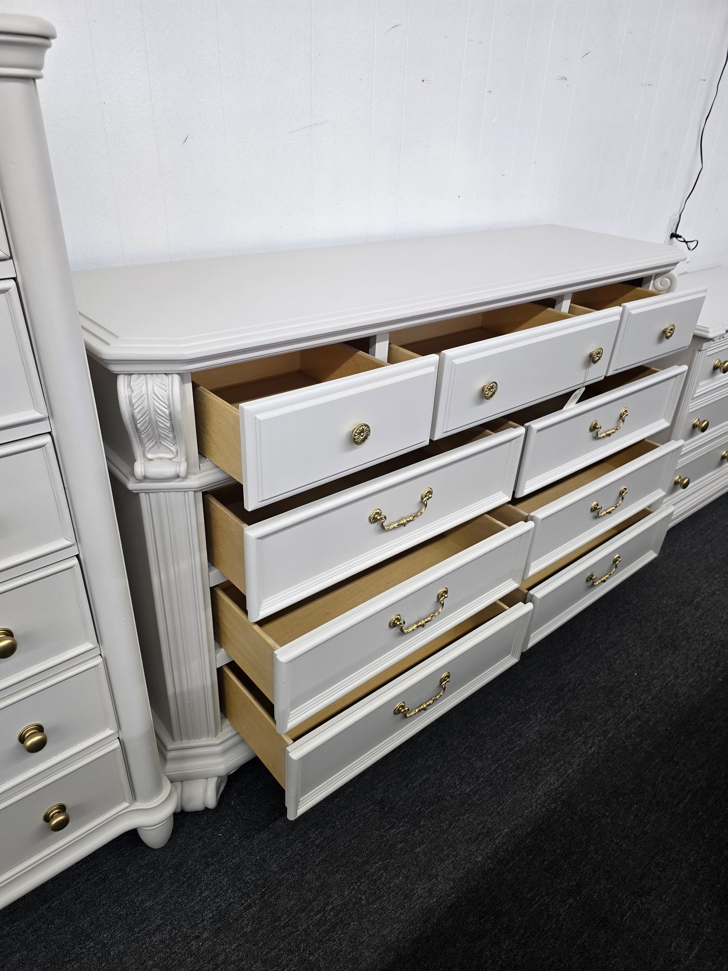 Broyhill cream beautiful dresser