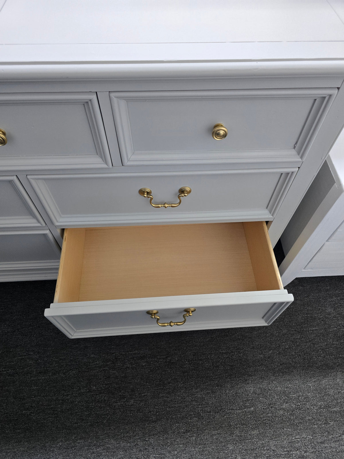 Havertys light gray dresser