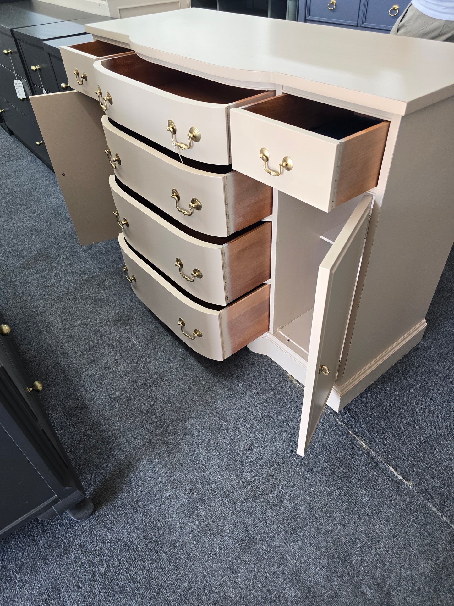 Antique beige Distressed sideboard
