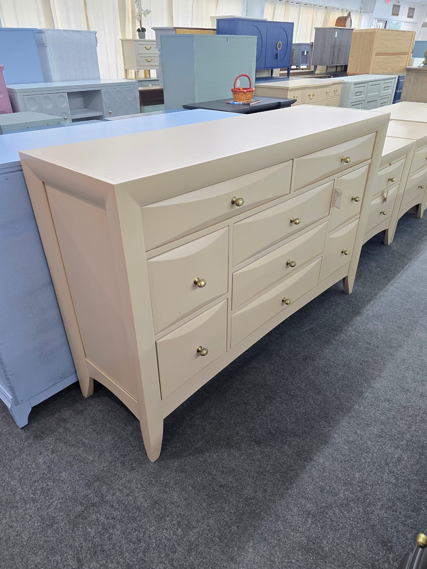 9 drawers beige dresser