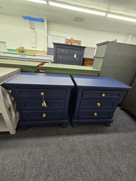 Naval pair of nightstands