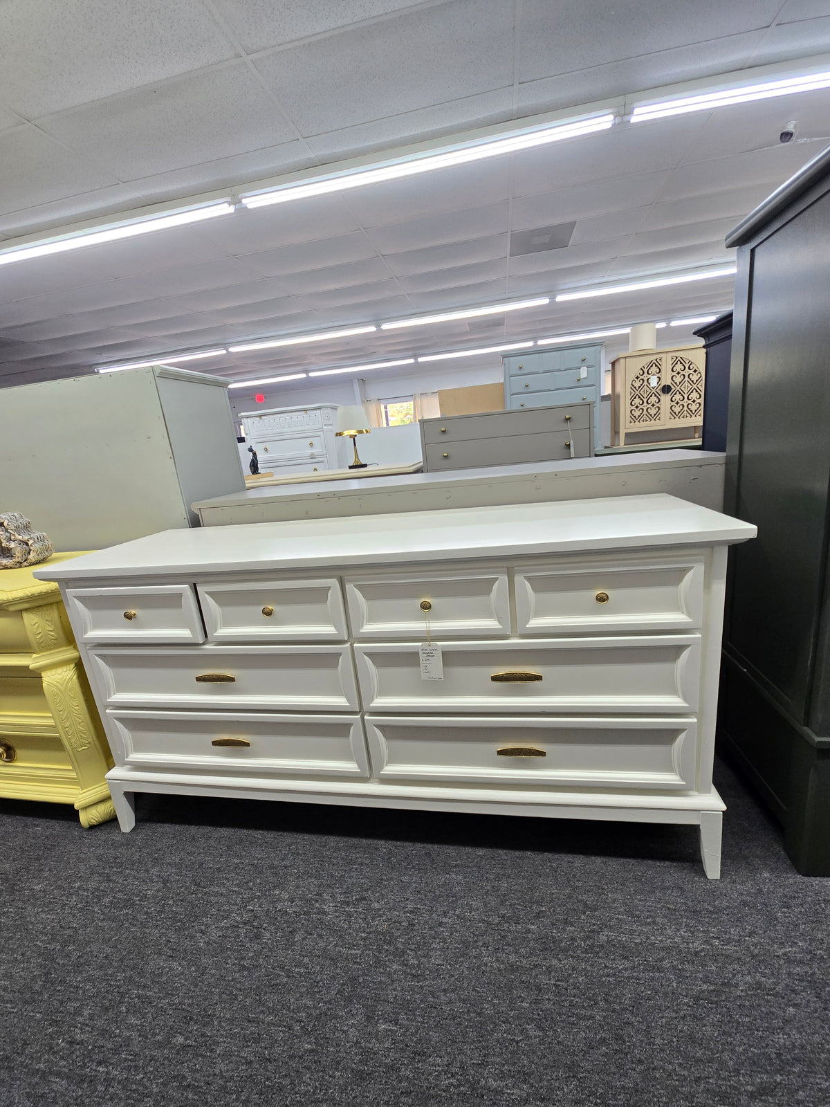 MCM white lacquered 8 drawers dresser