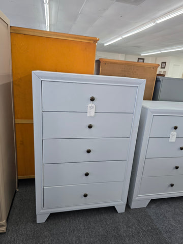 5 drawers light gray chest